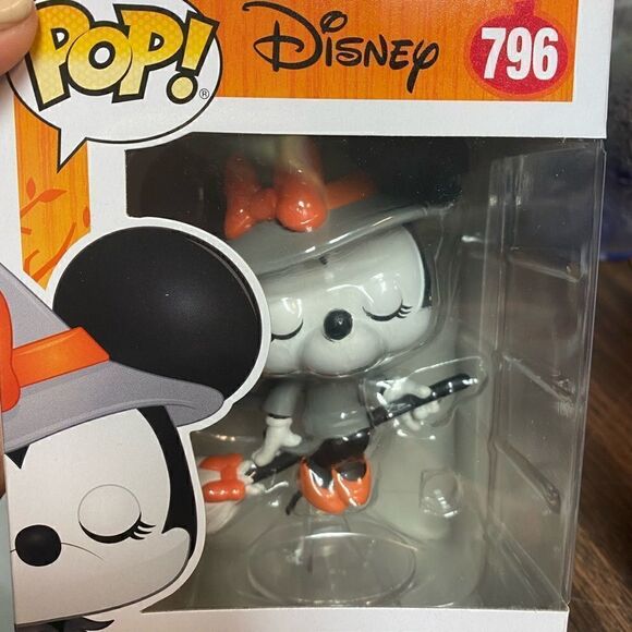 Funko POP! Disney: Halloween Witchy Minnie Collectible Figure - Picture 2 of 5